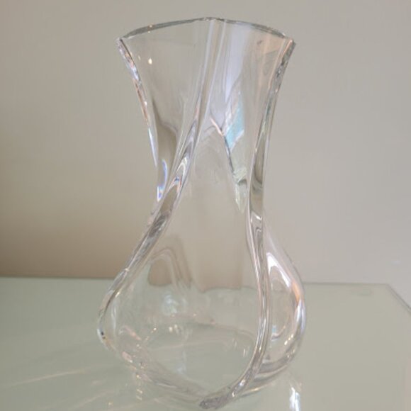 Baccarat Serpentine Crystal Vase - Picture 3 of 10